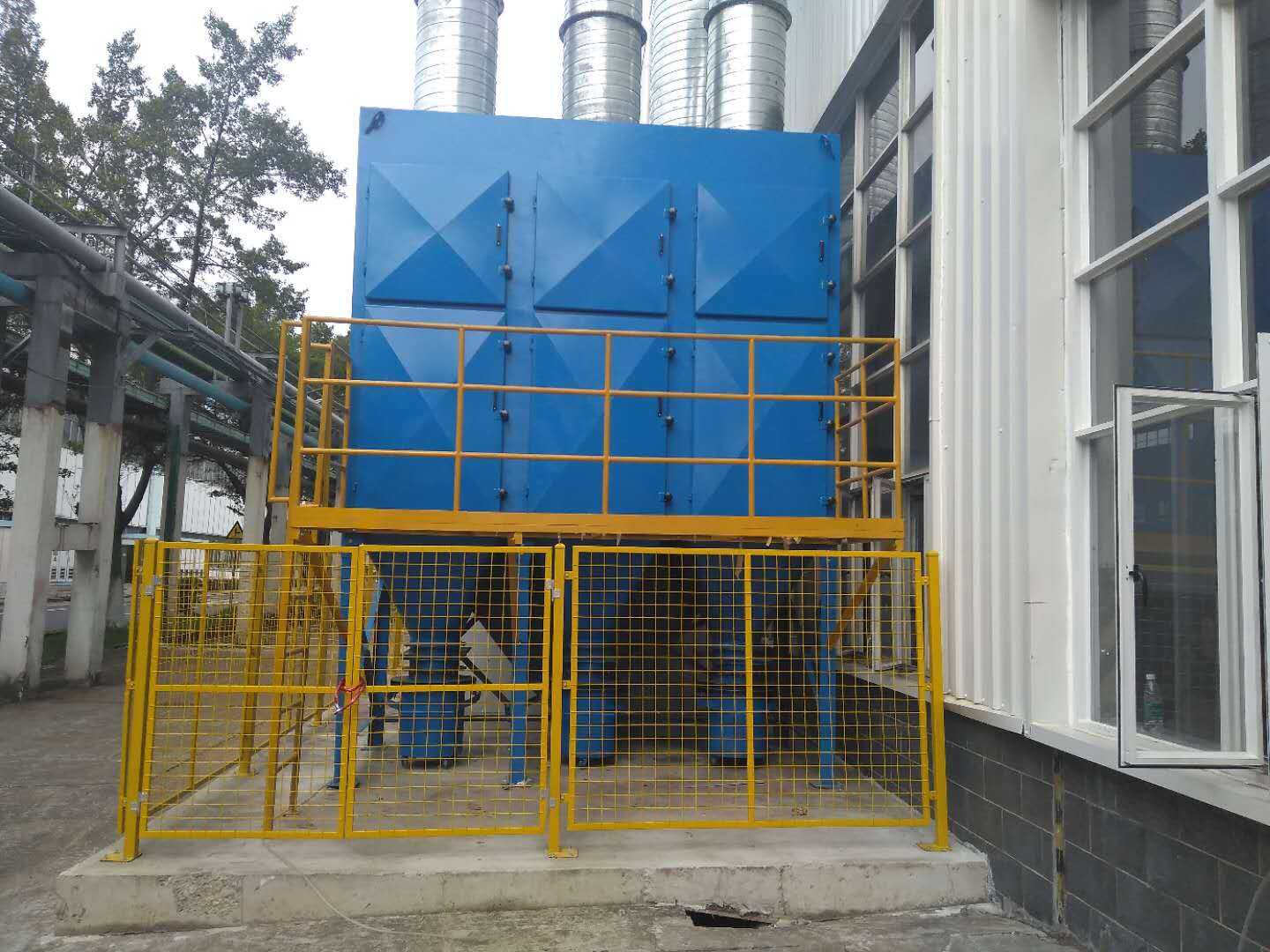 上海某汽车配件公司横置式滤筒除尘项目